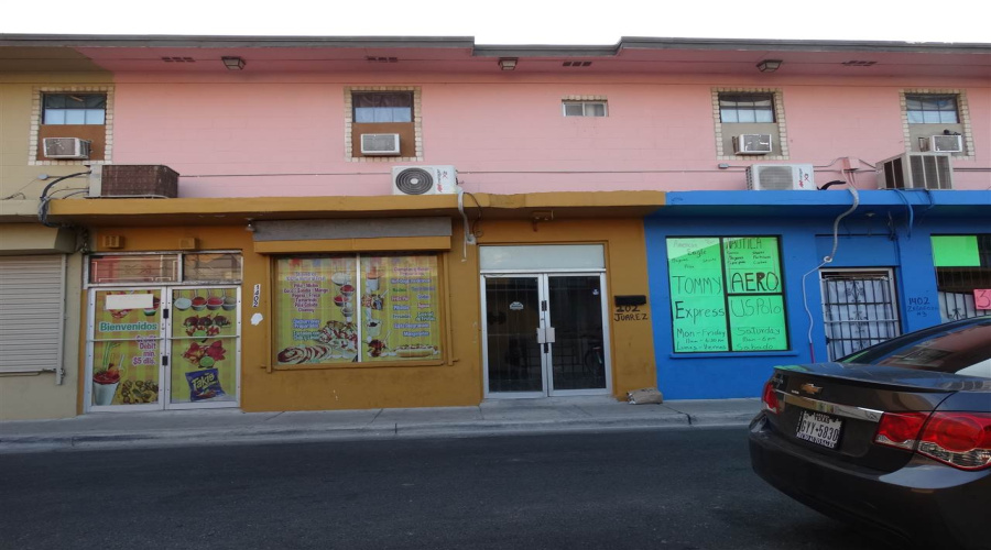 1402 Zaragoza St, Laredo, Texas 78040, 11 Rooms Rooms,Commercial retail/office,For Sale,1402 Zaragoza St,20261203