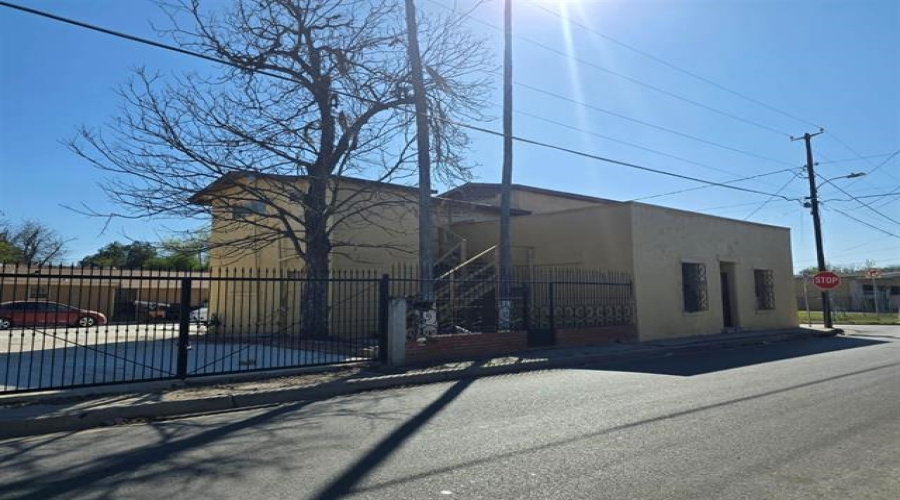 319 Hidalgo St, laredo, Texas 78040, ,Multi-family,For Sale,319 Hidalgo St,20261206