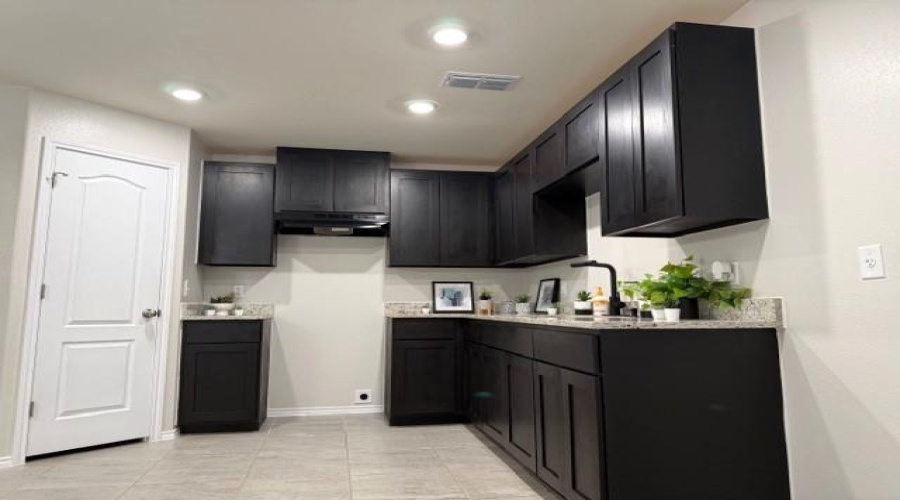 3420 Jorge Sosa, Laredo, Texas 78046, 4 Bedrooms Bedrooms, 5 Rooms Rooms,2 BathroomsBathrooms,Residential,For Sale,3420 Jorge Sosa,20261202