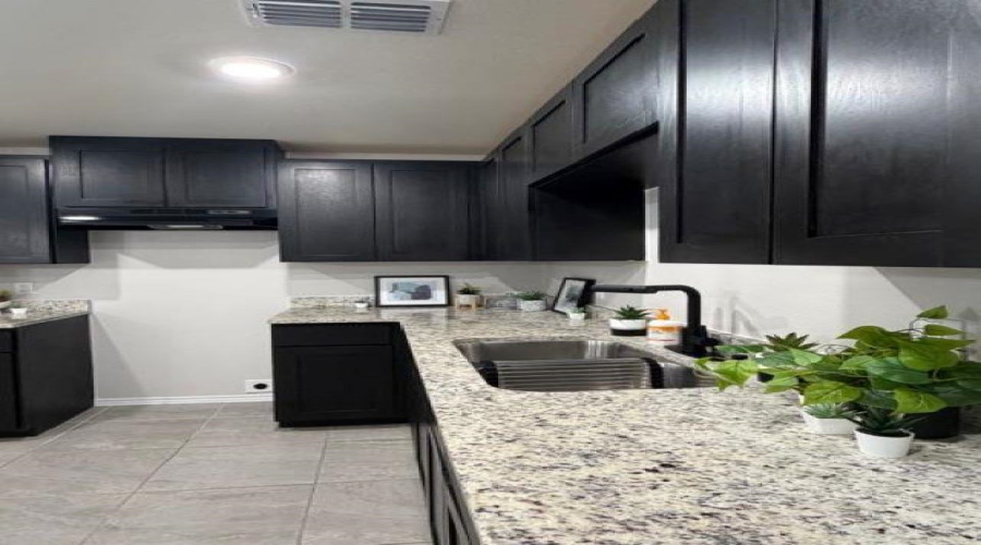 3420 Jorge Sosa, Laredo, Texas 78046, 4 Bedrooms Bedrooms, 5 Rooms Rooms,2 BathroomsBathrooms,Residential,For Sale,3420 Jorge Sosa,20261202