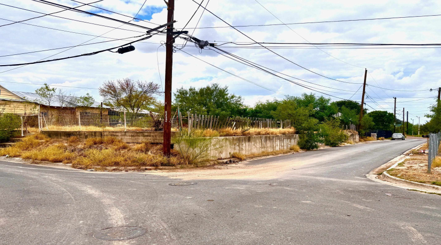 4 Water St, LAREDO, Texas 78040, ,Land,For Sale,4 Water St,20261223