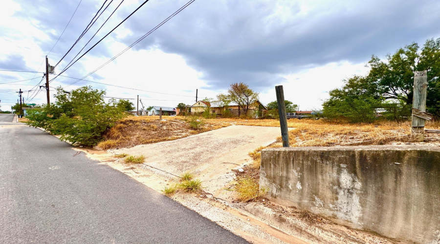 4 Water St, LAREDO, Texas 78040, ,Land,For Sale,4 Water St,20261223