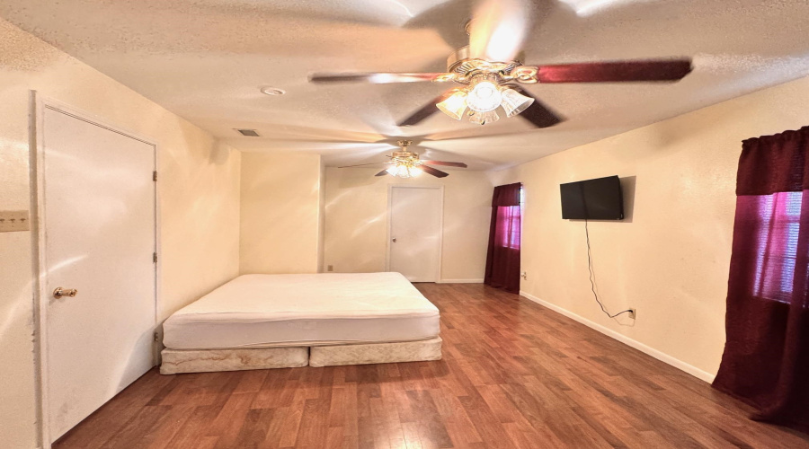 5116 Haynes Ave, LAREDO, Texas 78041, ,Multi-family,For Sale,5116 Haynes Ave,20261221