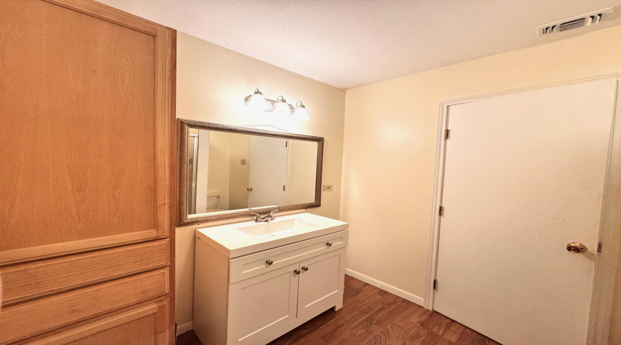 5116 Haynes Ave, LAREDO, Texas 78041, ,Multi-family,For Sale,5116 Haynes Ave,20261221