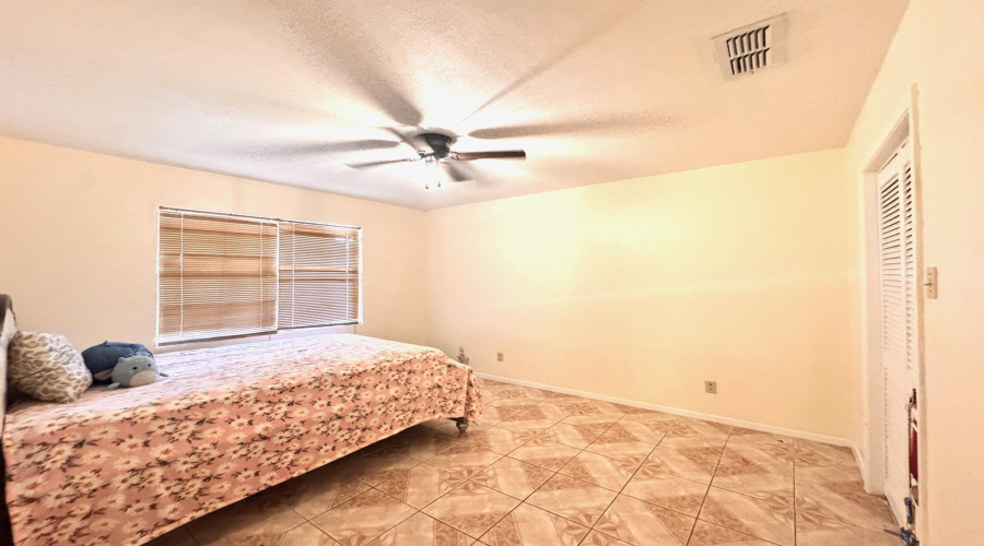 5116 Haynes Ave, LAREDO, Texas 78041, ,Multi-family,For Sale,5116 Haynes Ave,20261221