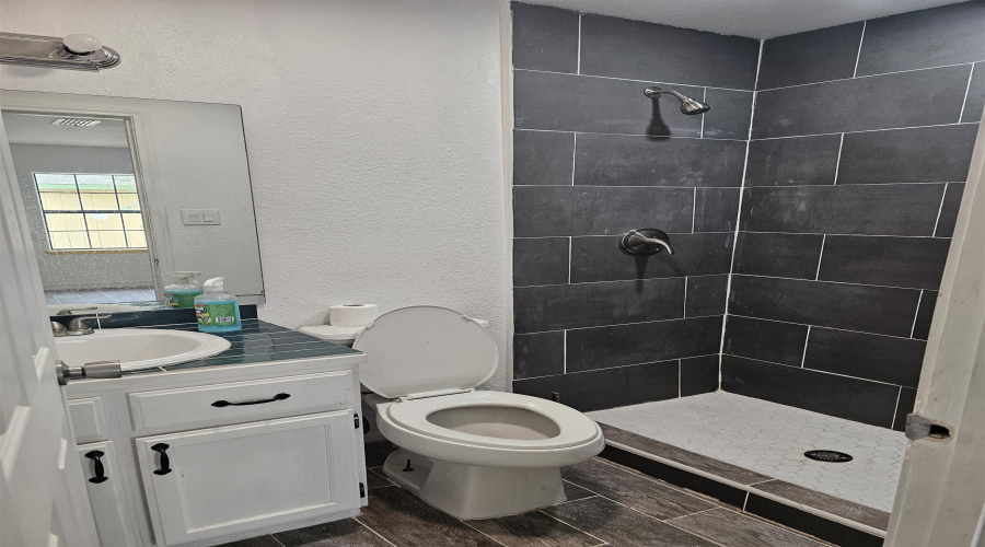 4933 Franzetta St., Laredo, Texas 78046-8519, 3 Bedrooms Bedrooms, 4 Rooms Rooms,2 BathroomsBathrooms,Residential,For Rent,4933 Franzetta St.,20261197