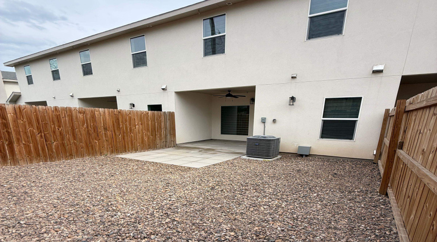 504 Gale Ct, LAREDO, Texas 78041, 3 Bedrooms Bedrooms, 5 Rooms Rooms,2 BathroomsBathrooms,Residential,For Rent,504 Gale Ct,20261208