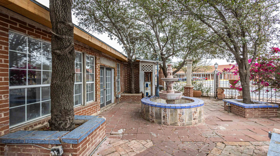 1420 Corpus Christi St, Laredo, Texas 78040, 2 Bedrooms Bedrooms, 5 Rooms Rooms,2 BathroomsBathrooms,Residential,For Rent,1420 Corpus Christi St,20261209