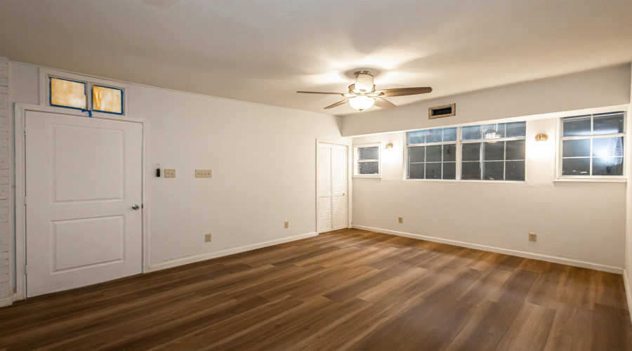 1420 Corpus Christi St, Laredo, Texas 78040, 3 Bedrooms Bedrooms, 5 Rooms Rooms,2 BathroomsBathrooms,Residential,For Rent,1420 Corpus Christi St,20261211