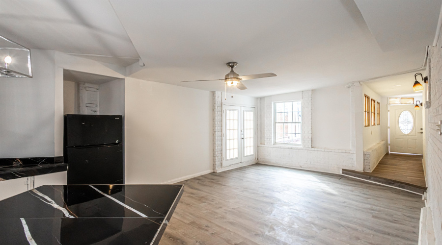 1420 Corpus Christi St, Laredo, Texas 78040, 3 Bedrooms Bedrooms, 5 Rooms Rooms,2 BathroomsBathrooms,Residential,For Rent,1420 Corpus Christi St,20261211