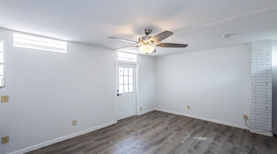 1420 Corpus Christi St, Laredo, Texas 78040, 1 Bedroom Bedrooms, 2 Rooms Rooms,1 BathroomBathrooms,Residential,For Rent,1420 Corpus Christi St,20261212