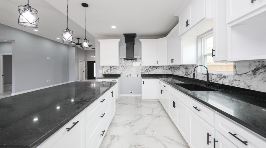 1402 El Caporal Dr., Laredo, Texas 78046, 3 Bedrooms Bedrooms, 5 Rooms Rooms,2 BathroomsBathrooms,Residential,For Sale,1402 El Caporal Dr.,20261213