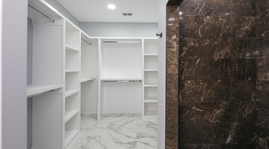 1402 El Caporal Dr., Laredo, Texas 78046, 3 Bedrooms Bedrooms, 5 Rooms Rooms,2 BathroomsBathrooms,Residential,For Sale,1402 El Caporal Dr.,20261213