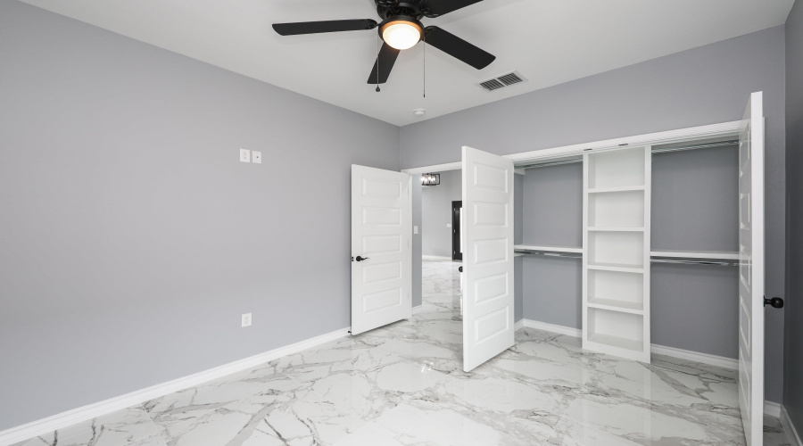 1402 El Caporal Dr., Laredo, Texas 78046, 3 Bedrooms Bedrooms, 5 Rooms Rooms,2 BathroomsBathrooms,Residential,For Sale,1402 El Caporal Dr.,20261213