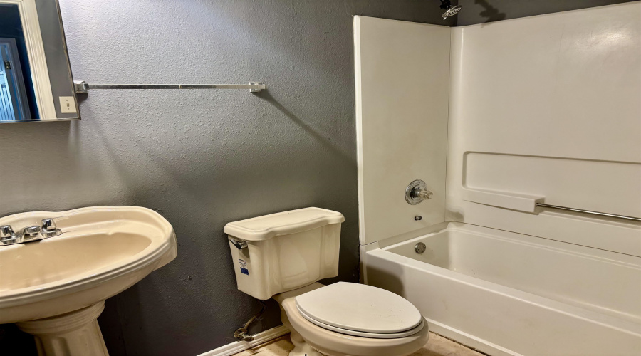 3106 St Isaac Lp, Laredo, Texas 78046, 3 Bedrooms Bedrooms, 5 Rooms Rooms,2 BathroomsBathrooms,Residential,For Sale,3106 St Isaac Lp,20261216