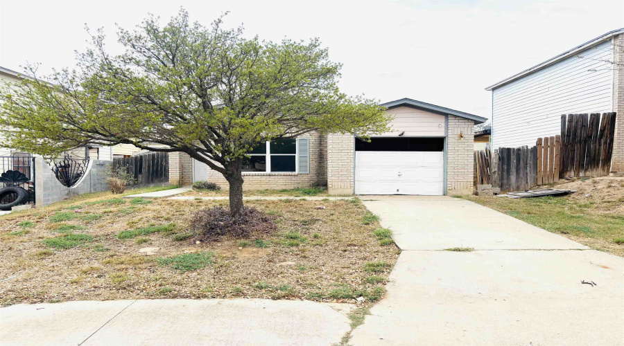 3106 St Isaac Lp, Laredo, Texas 78046, 3 Bedrooms Bedrooms, 5 Rooms Rooms,2 BathroomsBathrooms,Residential,For Sale,3106 St Isaac Lp,20261216
