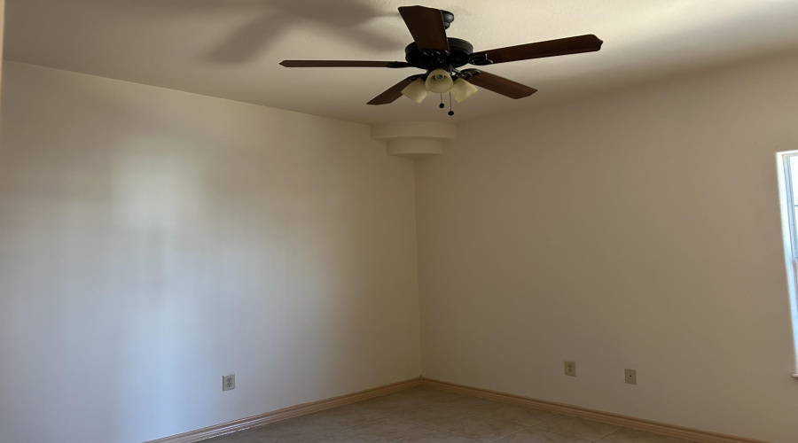 2901 S Martin Ave, Laredo, Texas 78046, 2 Bedrooms Bedrooms, 5 Rooms Rooms,1 BathroomBathrooms,Residential,For Rent,2901 S Martin Ave,20261217