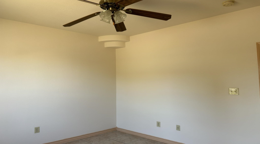 2901 S Martin Ave, Laredo, Texas 78046, 2 Bedrooms Bedrooms, 5 Rooms Rooms,1 BathroomBathrooms,Residential,For Rent,2901 S Martin Ave,20261217