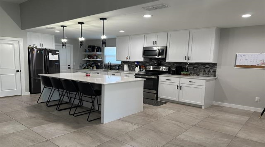 406 Graneros Ave., Laredo, Texas 78045, 3 Bedrooms Bedrooms, 5 Rooms Rooms,2 BathroomsBathrooms,Residential,For Rent,406 Graneros Ave.,20261218