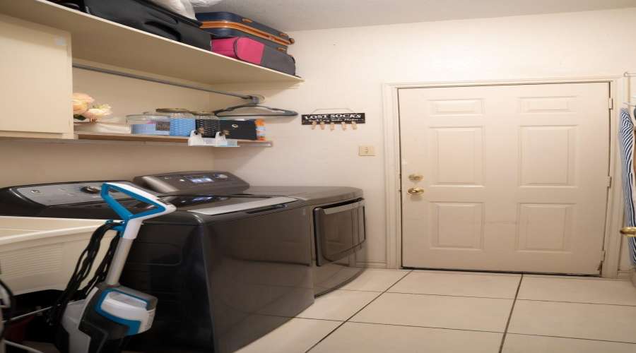 1605 Whitewood Dr, Laredo, Texas 78045, 3 Bedrooms Bedrooms, 3 Rooms Rooms,2 BathroomsBathrooms,Residential,For Sale,1605 Whitewood Dr,20261219