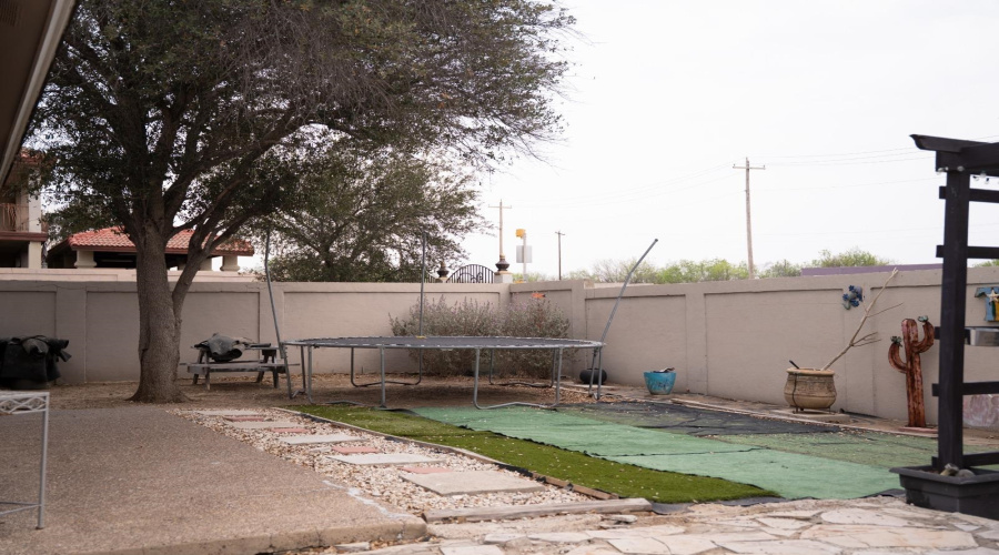 1605 Whitewood Dr, Laredo, Texas 78045, 3 Bedrooms Bedrooms, 3 Rooms Rooms,2 BathroomsBathrooms,Residential,For Sale,1605 Whitewood Dr,20261219