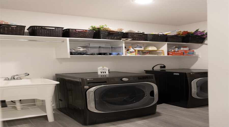 3622 Jack London Dr., LAREDO, Texas 78045, 4 Bedrooms Bedrooms, 6 Rooms Rooms,3 BathroomsBathrooms,Residential,For Sale,3622 Jack London Dr.,20261220