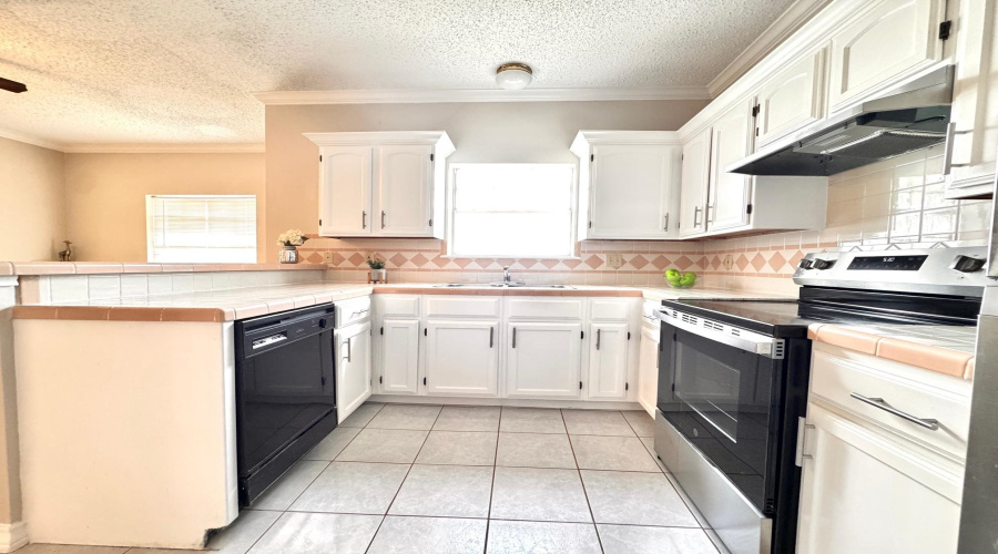 402 St Croix Dr, LAREDO, Texas 78045, 3 Bedrooms Bedrooms, 7 Rooms Rooms,2 BathroomsBathrooms,Residential,For Sale,402 St Croix Dr,20261222