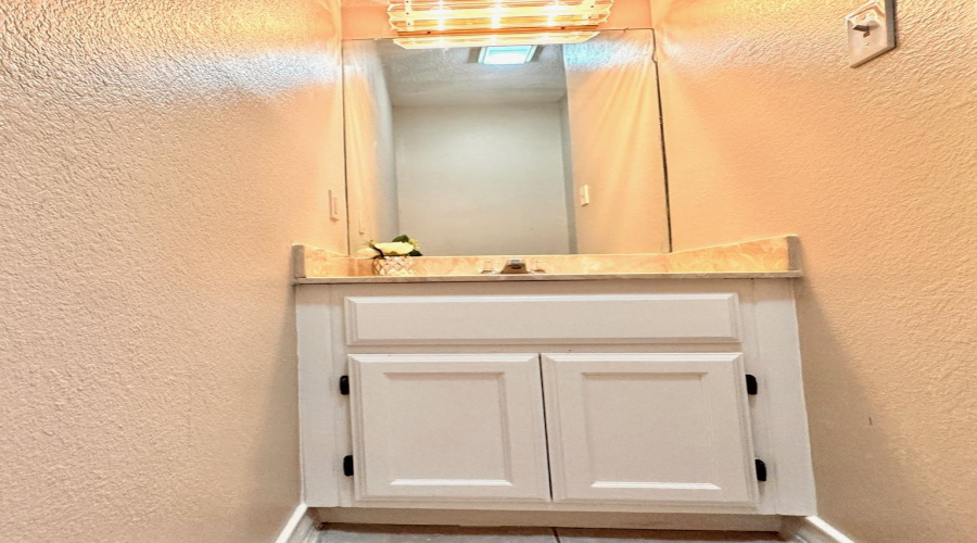 402 St Croix Dr, LAREDO, Texas 78045, 3 Bedrooms Bedrooms, 7 Rooms Rooms,2 BathroomsBathrooms,Residential,For Sale,402 St Croix Dr,20261222