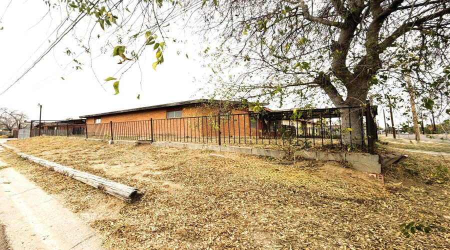 2119 Chacon St, Laredo, Texas 78043, 3 Bedrooms Bedrooms, 6 Rooms Rooms,2 BathroomsBathrooms,Residential,For Sale,2119 Chacon St,20260729