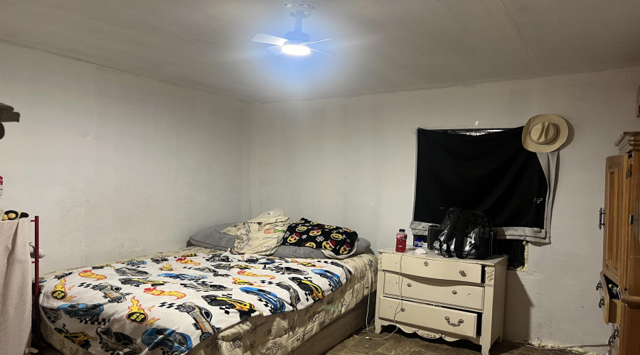 111 W Bustamante St, Laredo, Texas 78041, 2 Bedrooms Bedrooms, 3 Rooms Rooms,1 BathroomBathrooms,Residential,For Sale,111 W Bustamante St,20261224