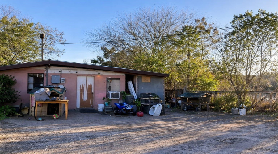 111 W Bustamante St, Laredo, Texas 78041, 2 Bedrooms Bedrooms, 3 Rooms Rooms,1 BathroomBathrooms,Residential,For Sale,111 W Bustamante St,20261224