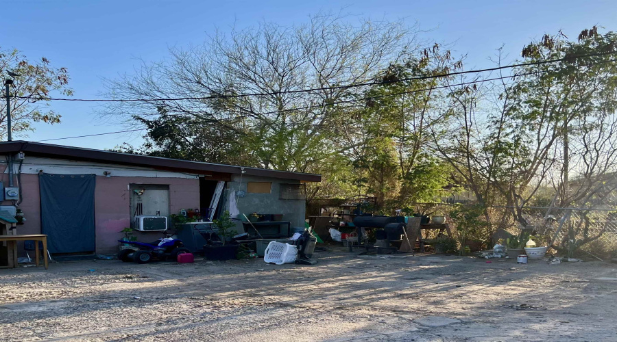 111 W Bustamante St, Laredo, Texas 78041, 2 Bedrooms Bedrooms, 3 Rooms Rooms,1 BathroomBathrooms,Residential,For Sale,111 W Bustamante St,20261224