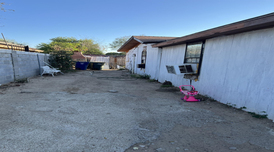 111 W Bustamante St, Laredo, Texas 78041, 2 Bedrooms Bedrooms, 3 Rooms Rooms,1 BathroomBathrooms,Residential,For Sale,111 W Bustamante St,20261224