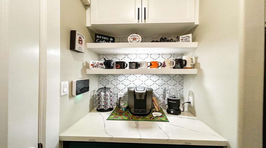 613 Puerta Del Sol, Laredo, Texas 78045, 4 Bedrooms Bedrooms, 6 Rooms Rooms,3 BathroomsBathrooms,Residential,For Sale,613 Puerta Del Sol,20261225