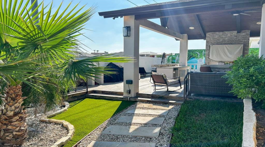 613 Puerta Del Sol, Laredo, Texas 78045, 4 Bedrooms Bedrooms, 6 Rooms Rooms,3 BathroomsBathrooms,Residential,For Sale,613 Puerta Del Sol,20261225