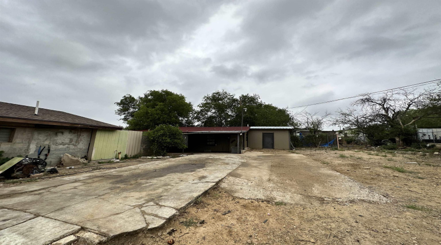 3212 Pecan St, Laredo, Texas 78046, 3 Bedrooms Bedrooms, 5 Rooms Rooms,1 BathroomBathrooms,Residential,For Rent,3212 Pecan St,20261226