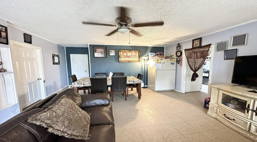 3212 Pecan St, Laredo, Texas 78046, 3 Bedrooms Bedrooms, 5 Rooms Rooms,1 BathroomBathrooms,Residential,For Rent,3212 Pecan St,20261226