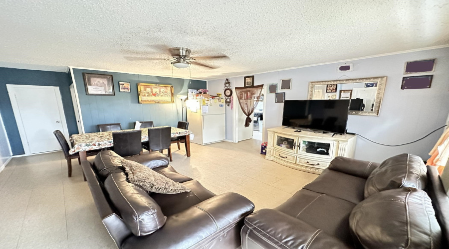 3212 Pecan St, Laredo, Texas 78046, 3 Bedrooms Bedrooms, 5 Rooms Rooms,1 BathroomBathrooms,Residential,For Rent,3212 Pecan St,20261226