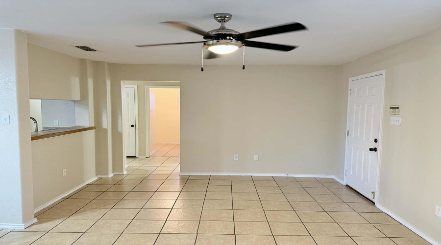 817 Witherspoon Lp, Laredo, Texas 78046, 3 Bedrooms Bedrooms, 4 Rooms Rooms,2 BathroomsBathrooms,Residential,For Rent,817 Witherspoon Lp,20261227