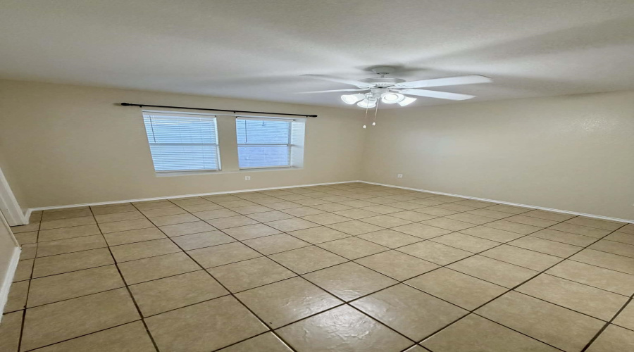 817 Witherspoon Lp, Laredo, Texas 78046, 3 Bedrooms Bedrooms, 4 Rooms Rooms,2 BathroomsBathrooms,Residential,For Rent,817 Witherspoon Lp,20261227