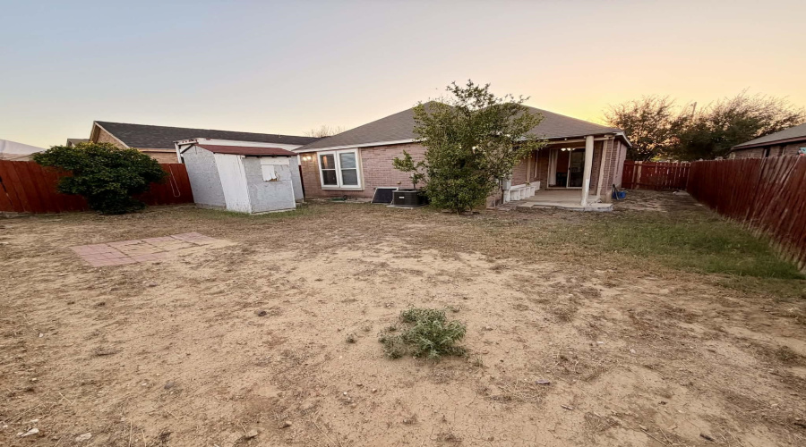 817 Witherspoon Lp, Laredo, Texas 78046, 3 Bedrooms Bedrooms, 4 Rooms Rooms,2 BathroomsBathrooms,Residential,For Rent,817 Witherspoon Lp,20261227