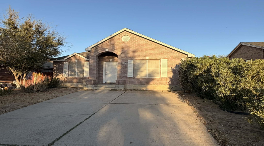 817 Witherspoon Lp, Laredo, Texas 78046, 3 Bedrooms Bedrooms, 4 Rooms Rooms,2 BathroomsBathrooms,Residential,For Rent,817 Witherspoon Lp,20261227