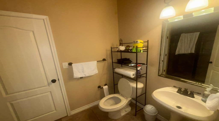 1105 Coahuila Loop, Laredo, Texas 78045, 5 Bedrooms Bedrooms, 8 Rooms Rooms,3 BathroomsBathrooms,Residential,For Sale,1105 Coahuila Loop,20261228