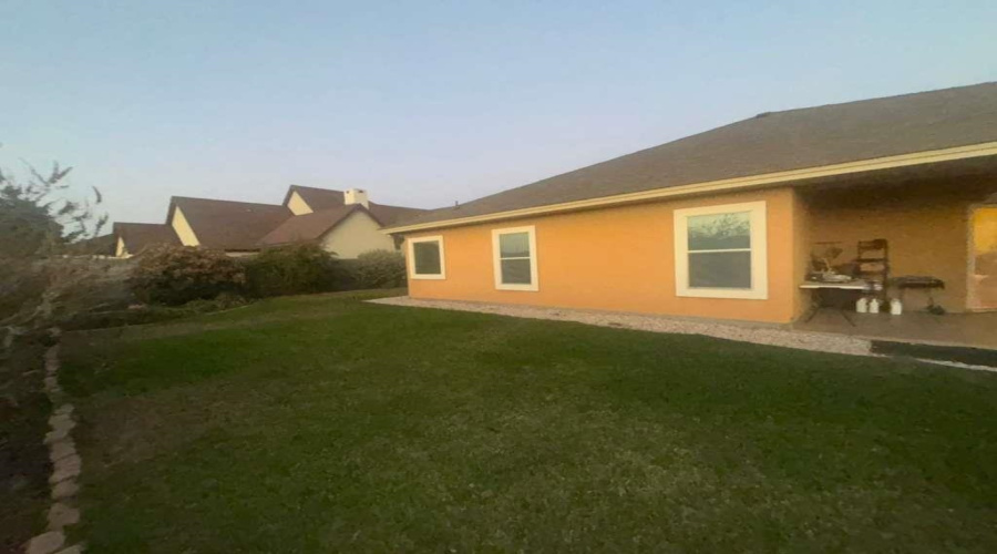1105 Coahuila Loop, Laredo, Texas 78045, 5 Bedrooms Bedrooms, 8 Rooms Rooms,3 BathroomsBathrooms,Residential,For Sale,1105 Coahuila Loop,20261228