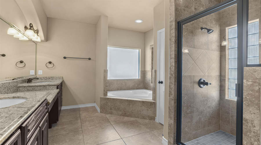 1105 Coahuila Loop, Laredo, Texas 78045, 5 Bedrooms Bedrooms, 8 Rooms Rooms,3 BathroomsBathrooms,Residential,For Sale,1105 Coahuila Loop,20261228