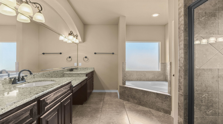 1105 Coahuila Loop, Laredo, Texas 78045, 5 Bedrooms Bedrooms, 8 Rooms Rooms,3 BathroomsBathrooms,Residential,For Sale,1105 Coahuila Loop,20261228