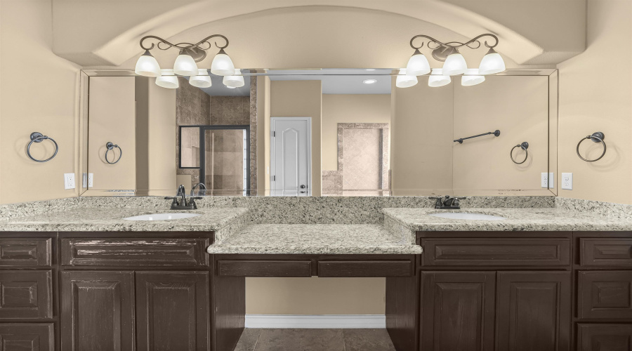 1105 Coahuila Loop, Laredo, Texas 78045, 5 Bedrooms Bedrooms, 8 Rooms Rooms,3 BathroomsBathrooms,Residential,For Sale,1105 Coahuila Loop,20261228
