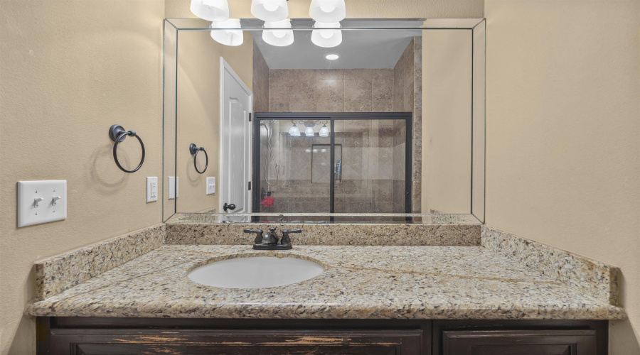 1105 Coahuila Loop, Laredo, Texas 78045, 5 Bedrooms Bedrooms, 8 Rooms Rooms,3 BathroomsBathrooms,Residential,For Sale,1105 Coahuila Loop,20261228