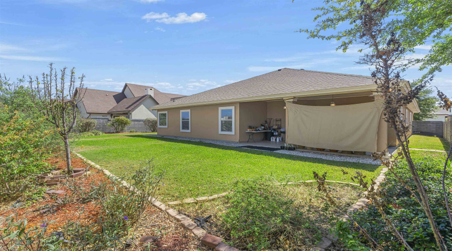 1105 Coahuila Loop, Laredo, Texas 78045, 5 Bedrooms Bedrooms, 8 Rooms Rooms,3 BathroomsBathrooms,Residential,For Sale,1105 Coahuila Loop,20261228