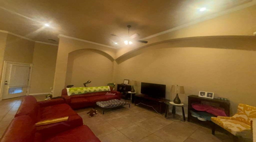 1105 Coahuila Loop, Laredo, Texas 78045, 5 Bedrooms Bedrooms, 8 Rooms Rooms,3 BathroomsBathrooms,Residential,For Sale,1105 Coahuila Loop,20261228